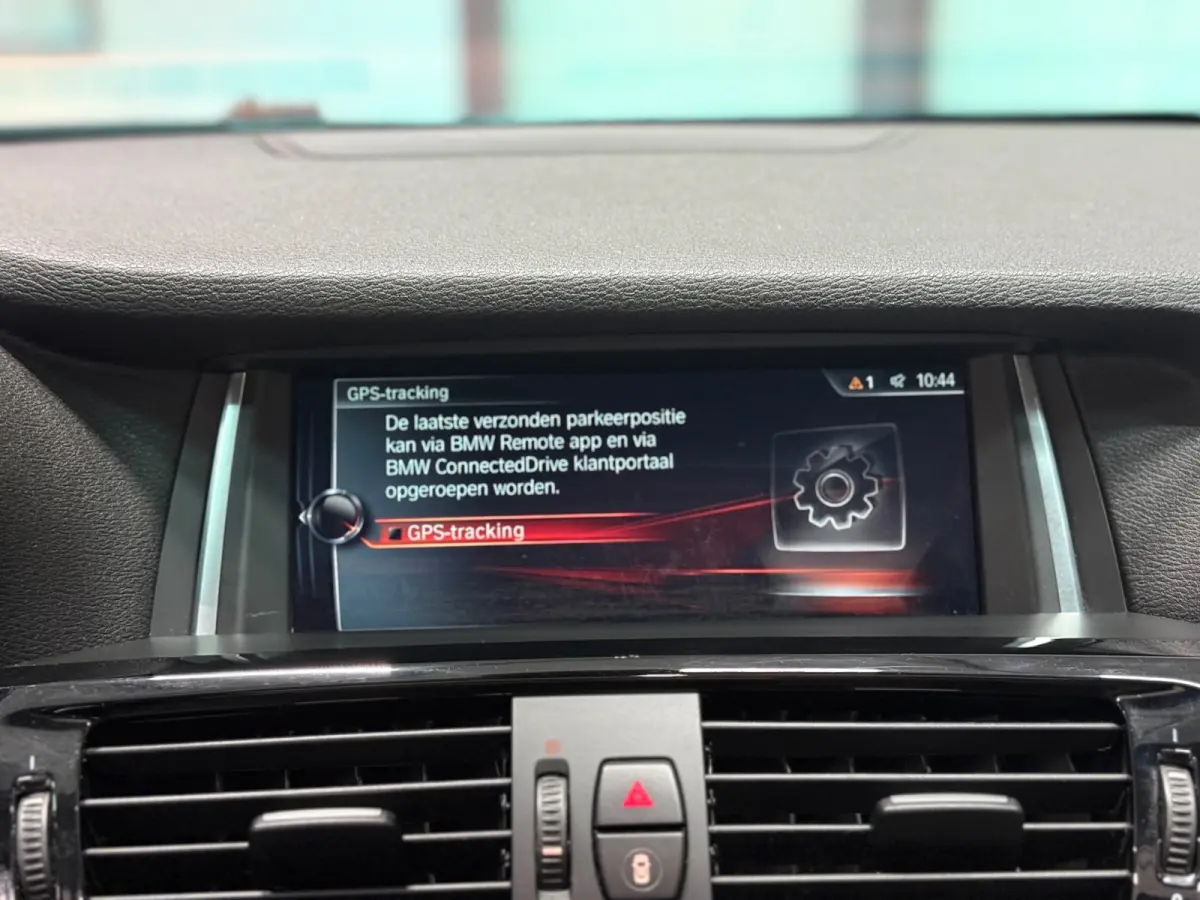 XDrive20i High Executive Aut.| Schuifdak |NAP|Head-Up Display | 360° Camera | Leder | Cruise Control | Navi | LED