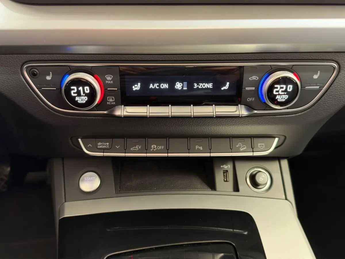 55 TFSI e 367 PK S Edition S-line Panorama/Keyless/Black Edition