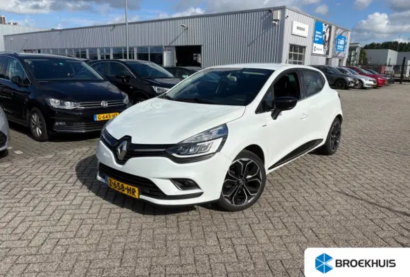 0.9 TCe Bose l Stoelverwarming l Camera l Parkeersensoren l Navigatie l Half Leder l Bose Audio l 17" l