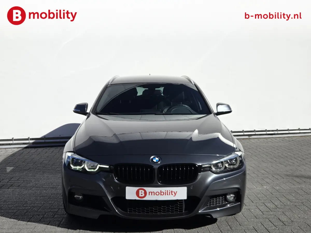 318i High Executive M-Sport Apple CarPlay NL Auto! | Achteruitrijcamera | LED | Leer | PDC