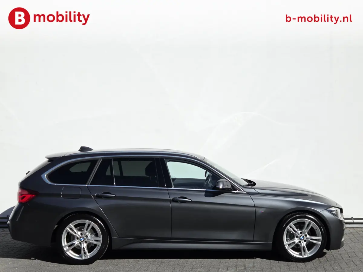 318i High Executive M-Sport Apple CarPlay NL Auto! | Achteruitrijcamera | LED | Leer | PDC