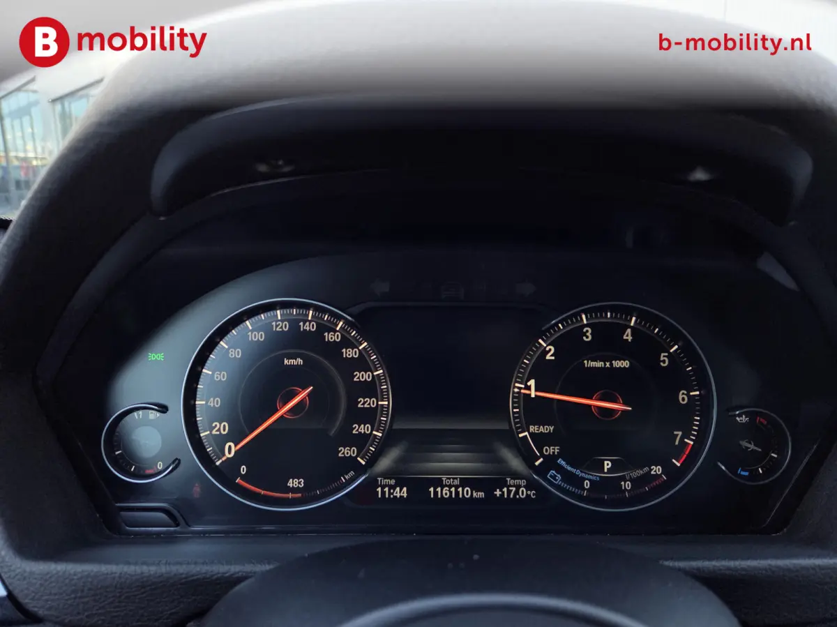 318i High Executive M-Sport Apple CarPlay NL Auto! | Achteruitrijcamera | LED | Leer | PDC