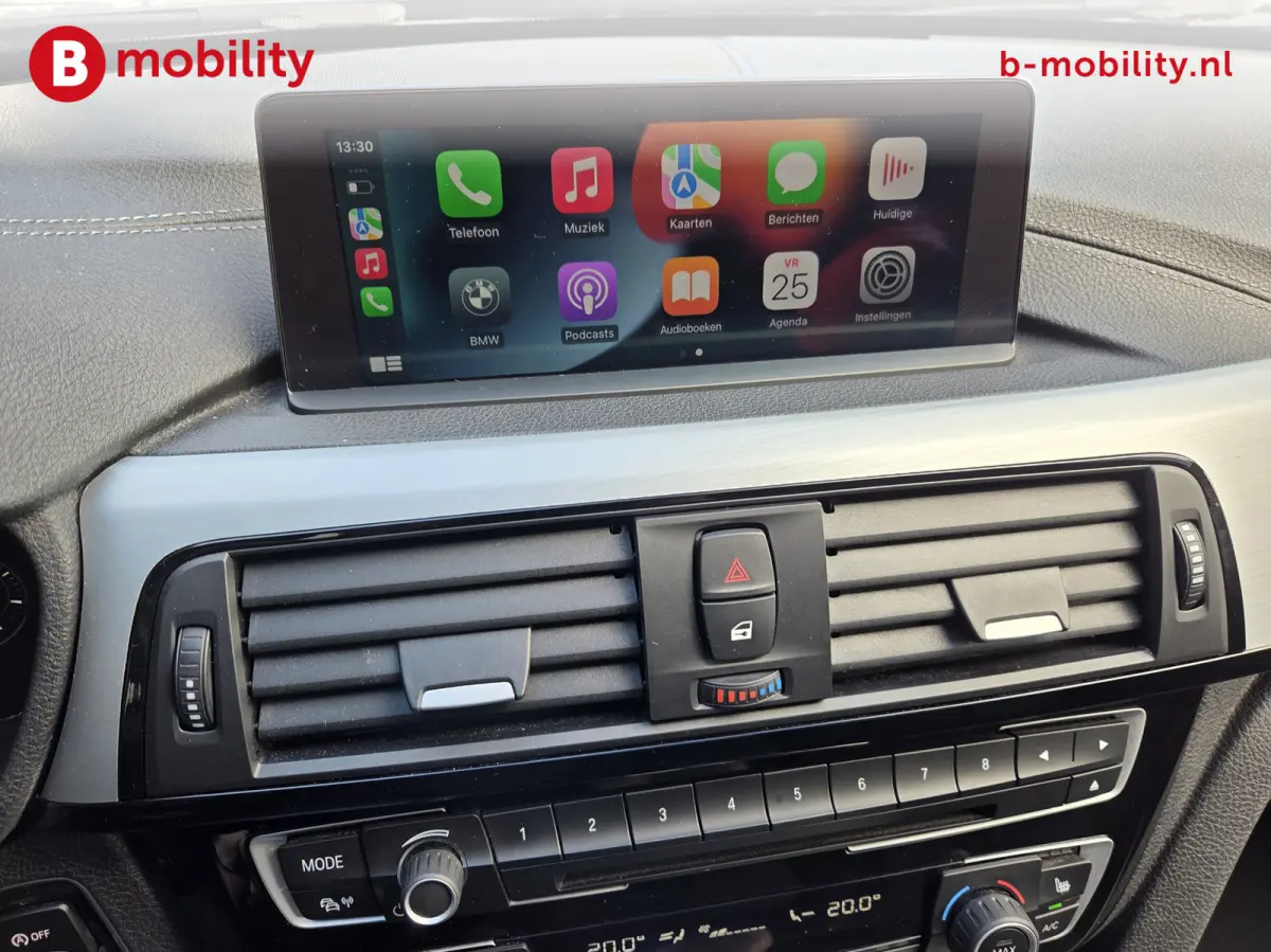318i High Executive M-Sport Apple CarPlay NL Auto! | Achteruitrijcamera | LED | Leer | PDC