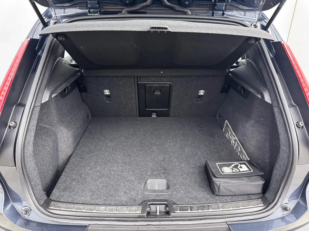 T4 Inscription | 18" Allseason | Panoramadak | 360 Camera | Elektr. verst. Lederen Stoelen | Adaptieve Cruise | BLIS | Parkeercamera | Parkeerverwarming |
