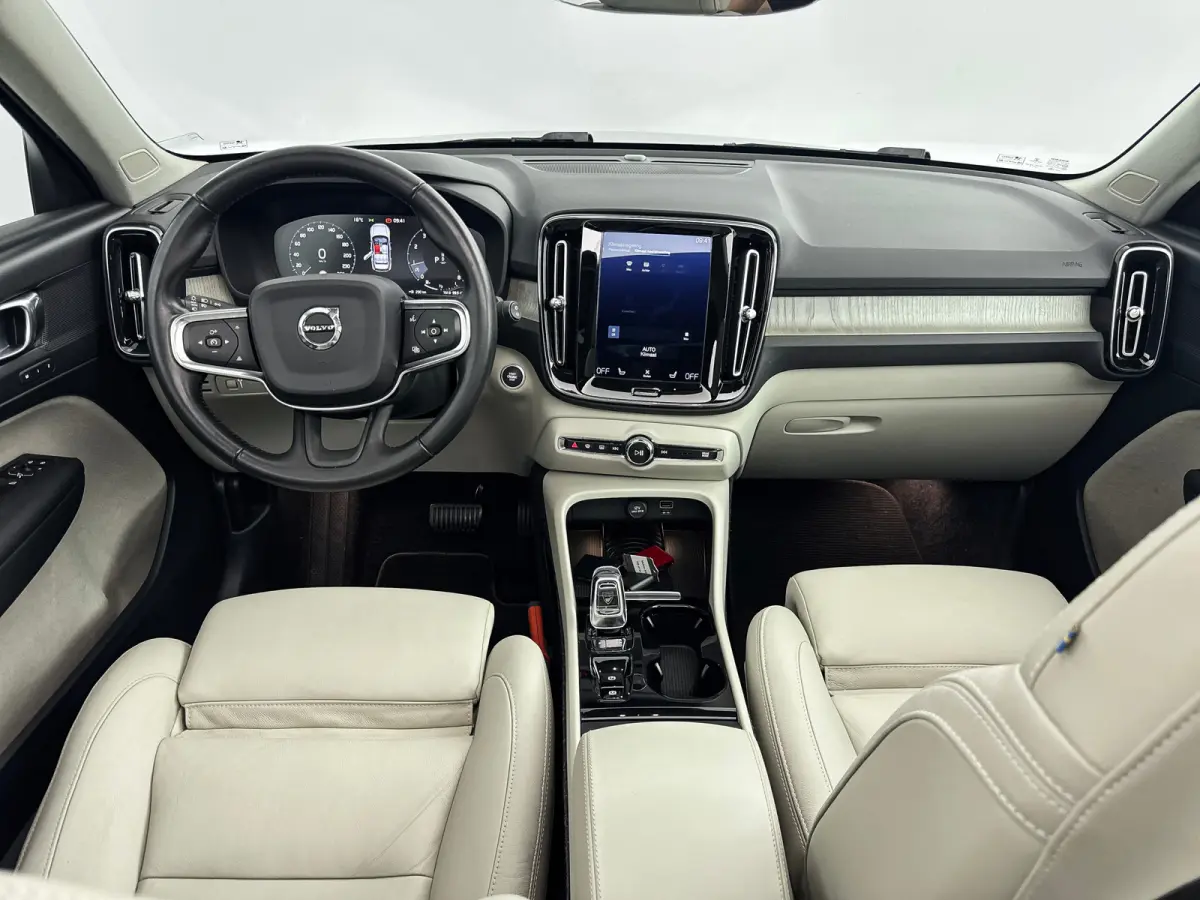 T4 Inscription | 18" Allseason | Panoramadak | 360 Camera | Elektr. verst. Lederen Stoelen | Adaptieve Cruise | BLIS | Parkeercamera | Parkeerverwarming |