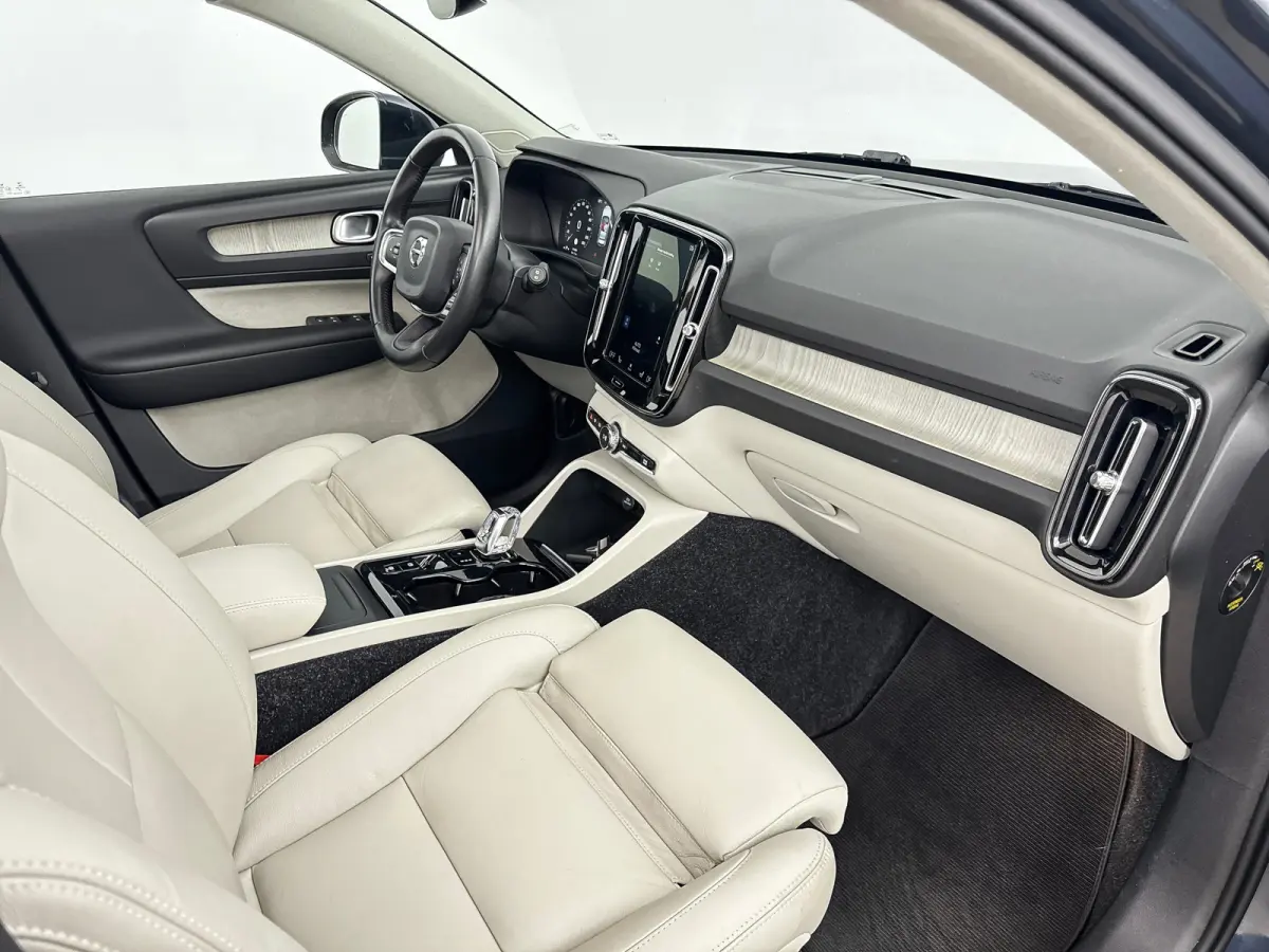 T4 Inscription | 18" Allseason | Panoramadak | 360 Camera | Elektr. verst. Lederen Stoelen | Adaptieve Cruise | BLIS | Parkeercamera | Parkeerverwarming |