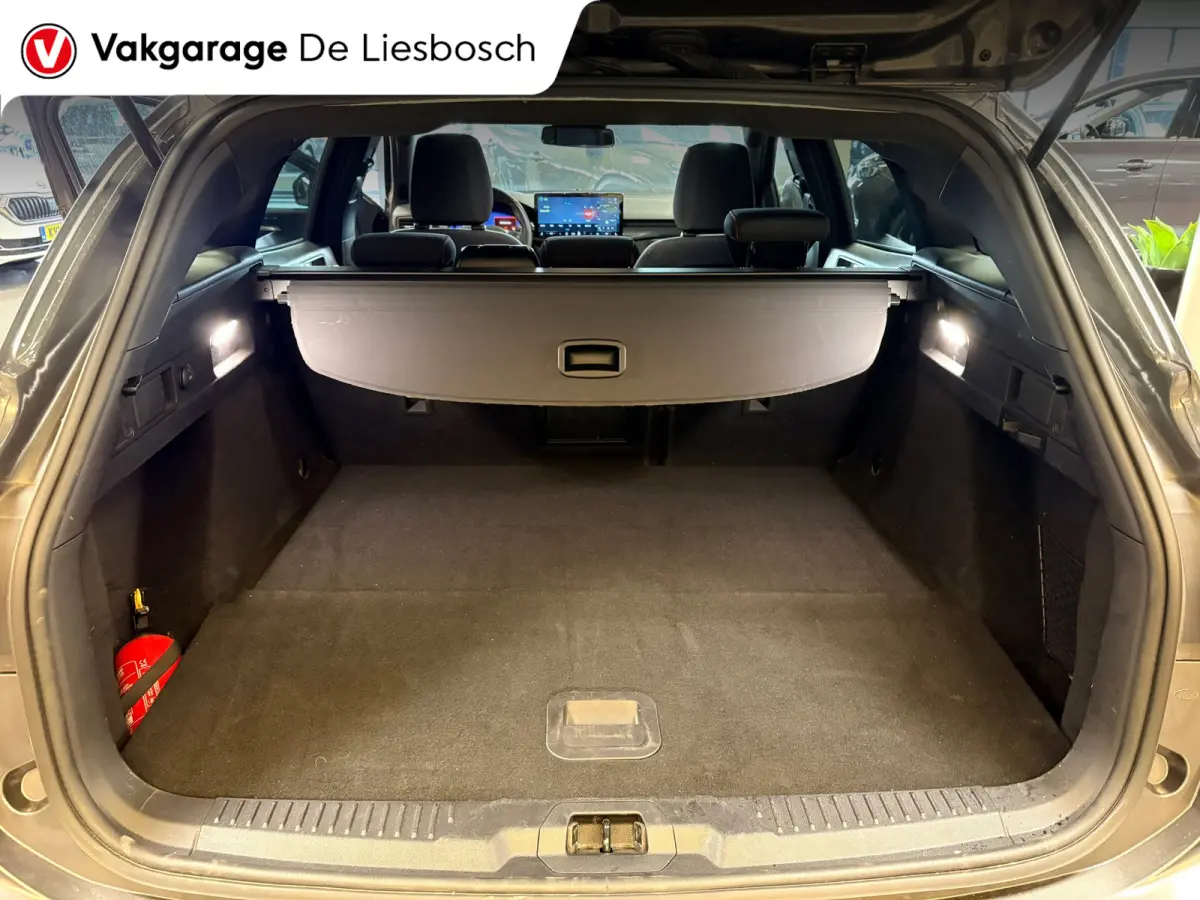 1.0 EcoBoost Hybrid ST Line X automaat / Camera / cruise / stoel en stuurverwarming