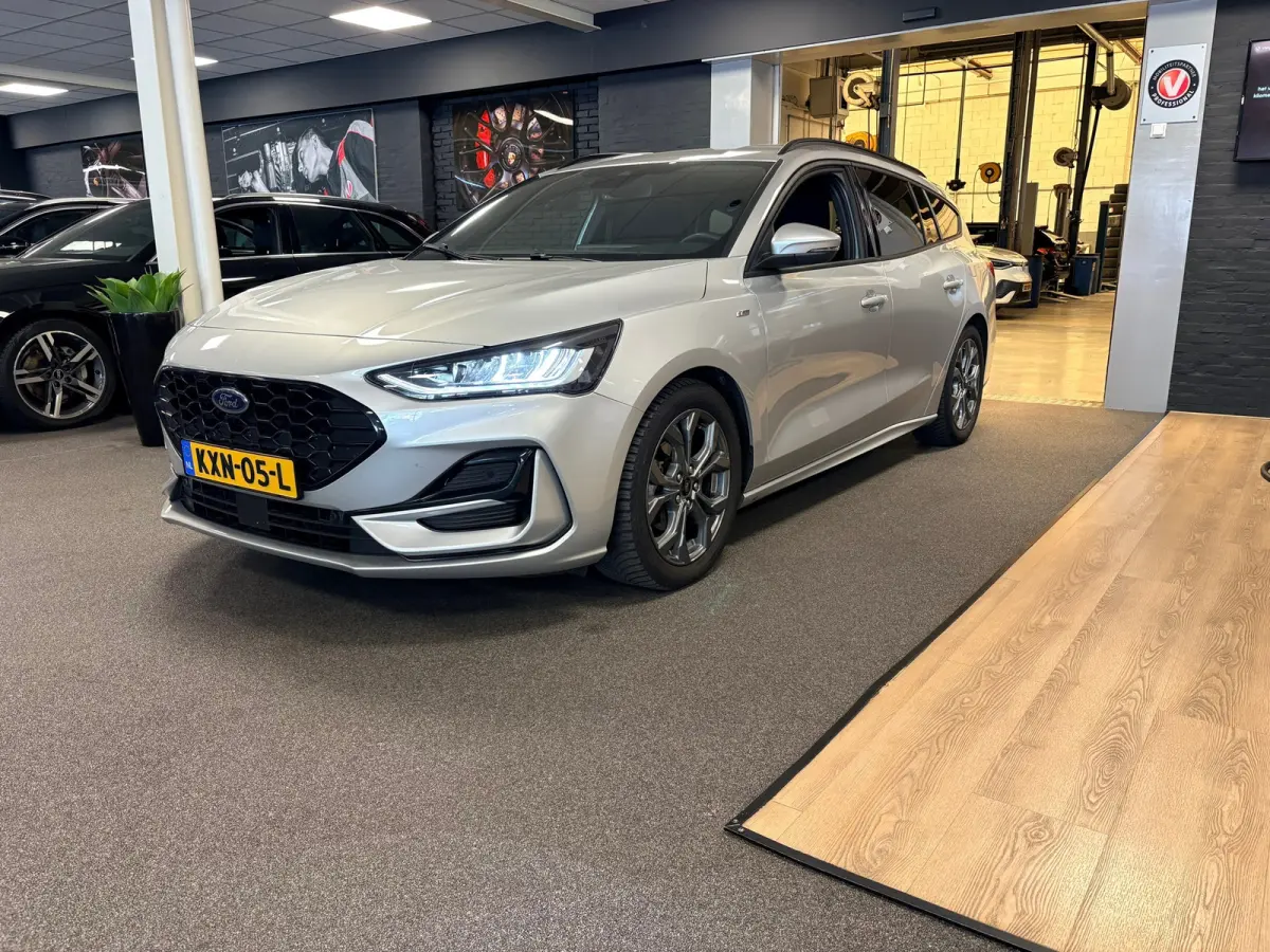 1.0 EcoBoost Hybrid ST Line X automaat / Camera / cruise / stoel en stuurverwarming