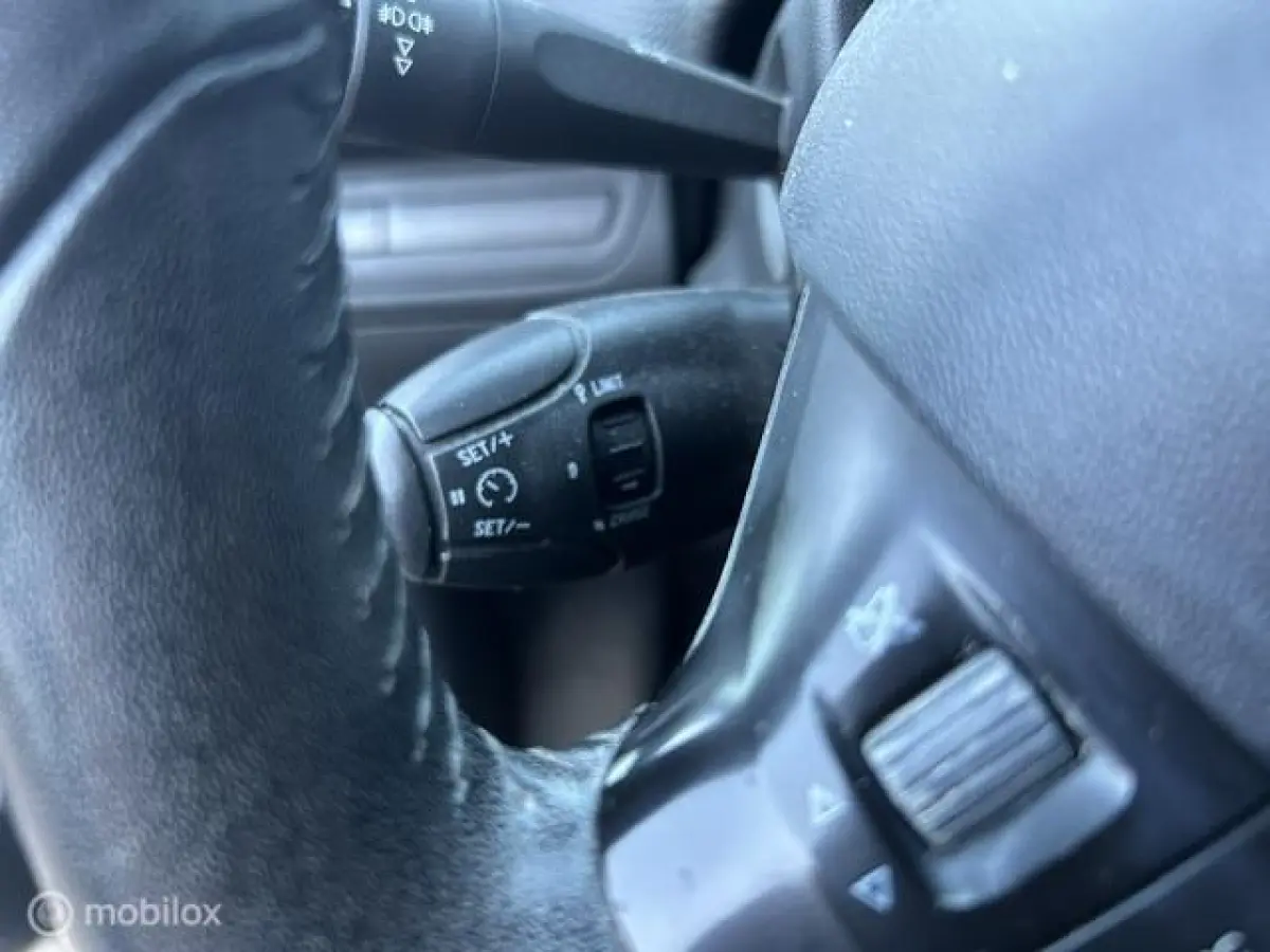 1.2 AUTOMAAT * NAVIGATIE * AIRCO * CRUISE CONT*