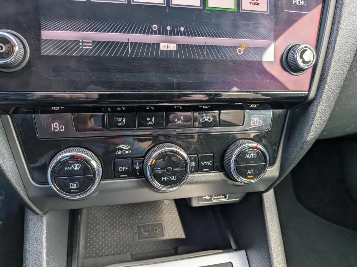 1.0 TSI Greentech Business Edition