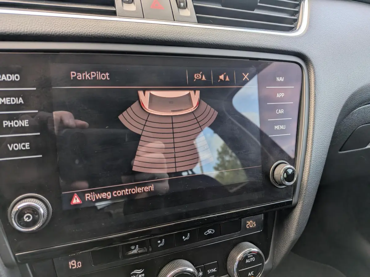 1.0 TSI Greentech Business Edition