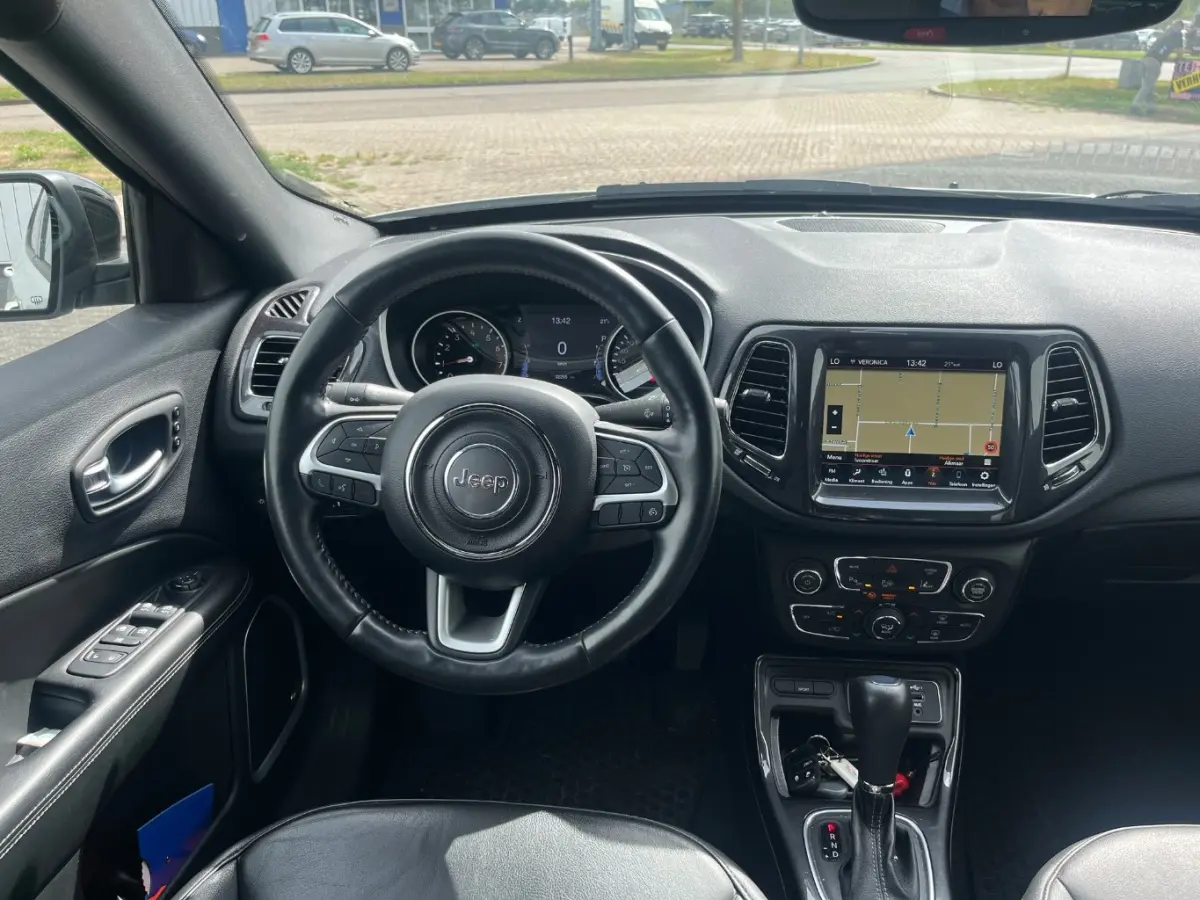 1.3T S l Leder l Elektr. Stoel verstelling l Navigatie l Camera l Cr Control l 18" l Premium Audio l Elekt. Klep l
