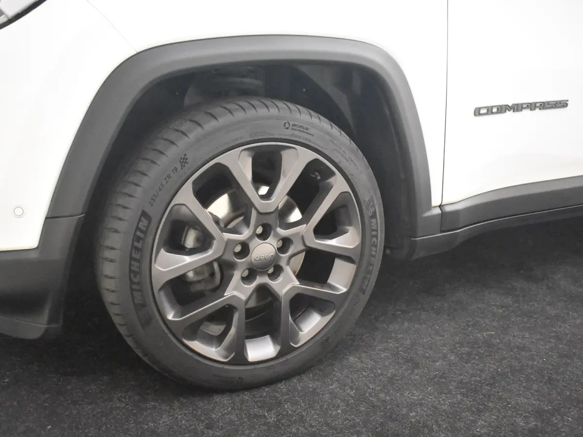 1.3T S l Leder l Elektr. Stoel verstelling l Stoel/stuurverwarming | Navigatie l Camera l Cr Control l 18" l Premium Audio l Elekt. Klep l