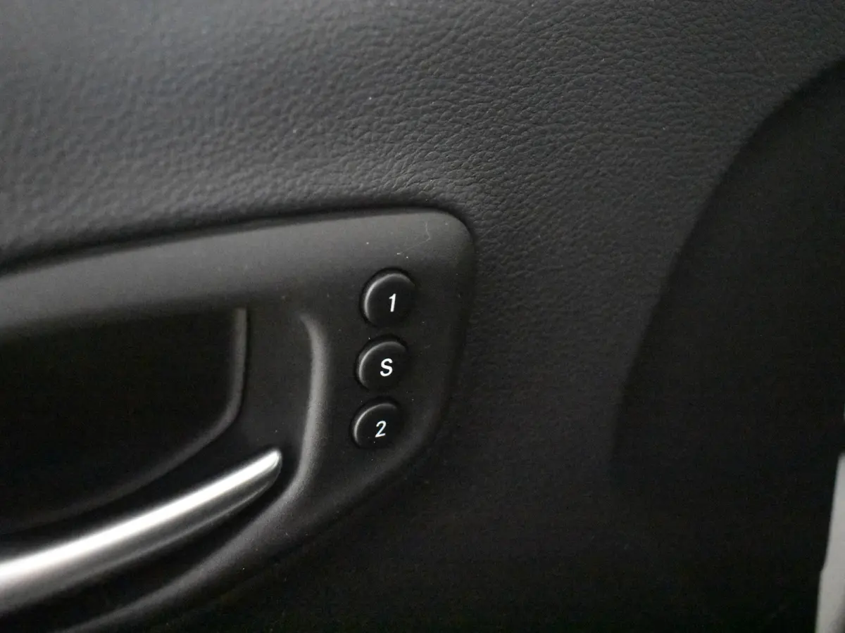 1.3T S l Leder l Elektr. Stoel verstelling l Stoel/stuurverwarming | Navigatie l Camera l Cr Control l 18" l Premium Audio l Elekt. Klep l