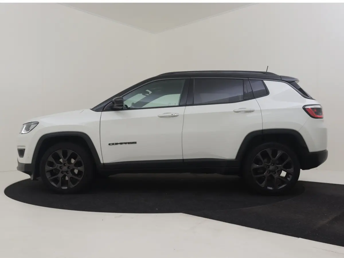 1.3T S l Leder l Elektr. Stoel verstelling l Stoel/stuurverwarming | Navigatie l Camera l Cr Control l 18" l Premium Audio l Elekt. Klep l