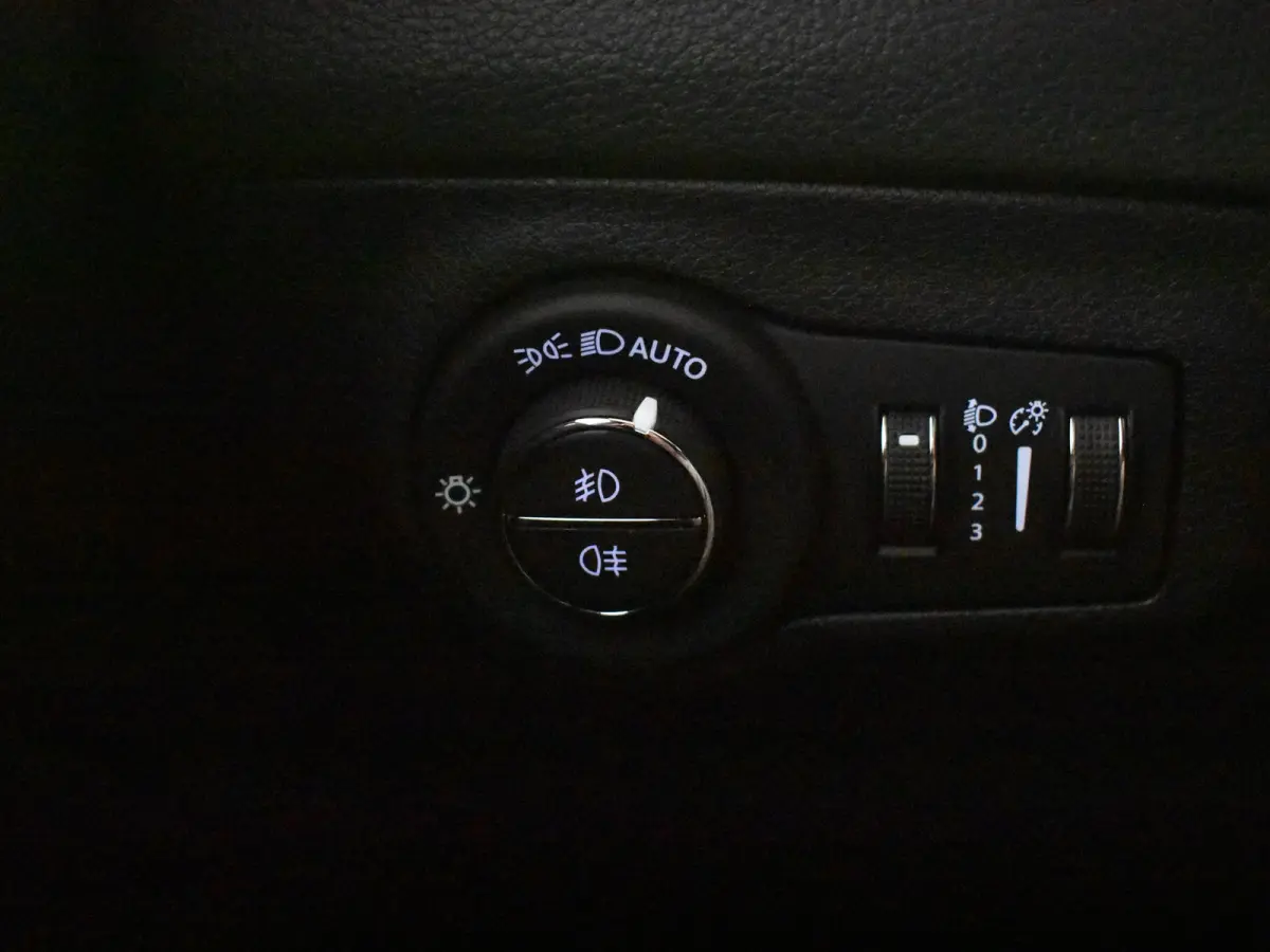 1.3T S l Leder l Elektr. Stoel verstelling l Stoel/stuurverwarming | Navigatie l Camera l Cr Control l 18" l Premium Audio l Elekt. Klep l