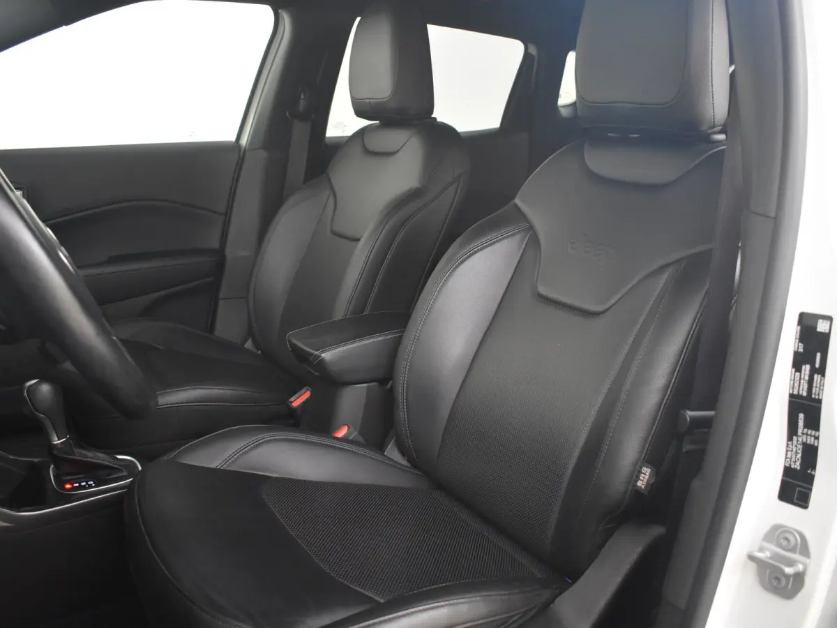 1.3T S l Leder l Elektr. Stoel verstelling l Stoel/stuurverwarming | Navigatie l Camera l Cr Control l 18" l Premium Audio l Elekt. Klep l