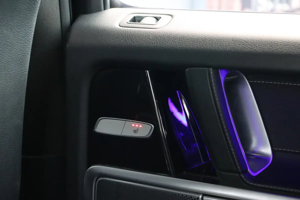 500 V8 | Schuifdak | Distronic+ | Standkachel | Burmester | Massage | Leder Exclusief | Stoelventilatie | Trekhaak | Sfeerverlichting | Apple Carplay |