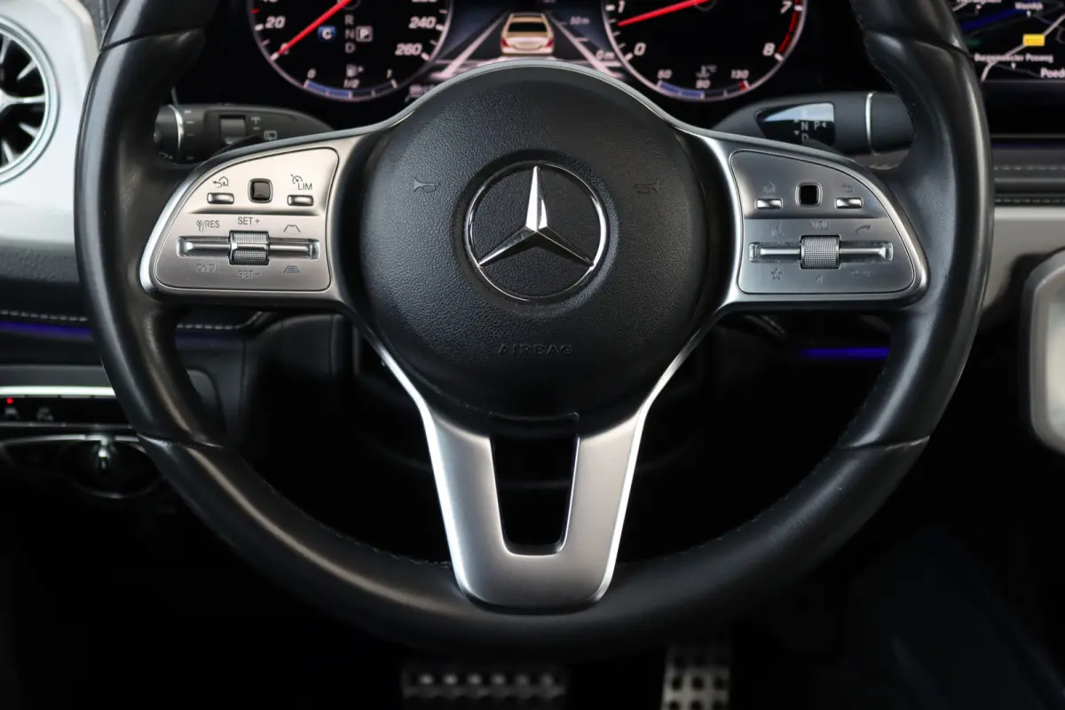 500 V8 | Schuifdak | Distronic+ | Standkachel | Burmester | Massage | Leder Exclusief | Stoelventilatie | Trekhaak | Sfeerverlichting | Apple Carplay |
