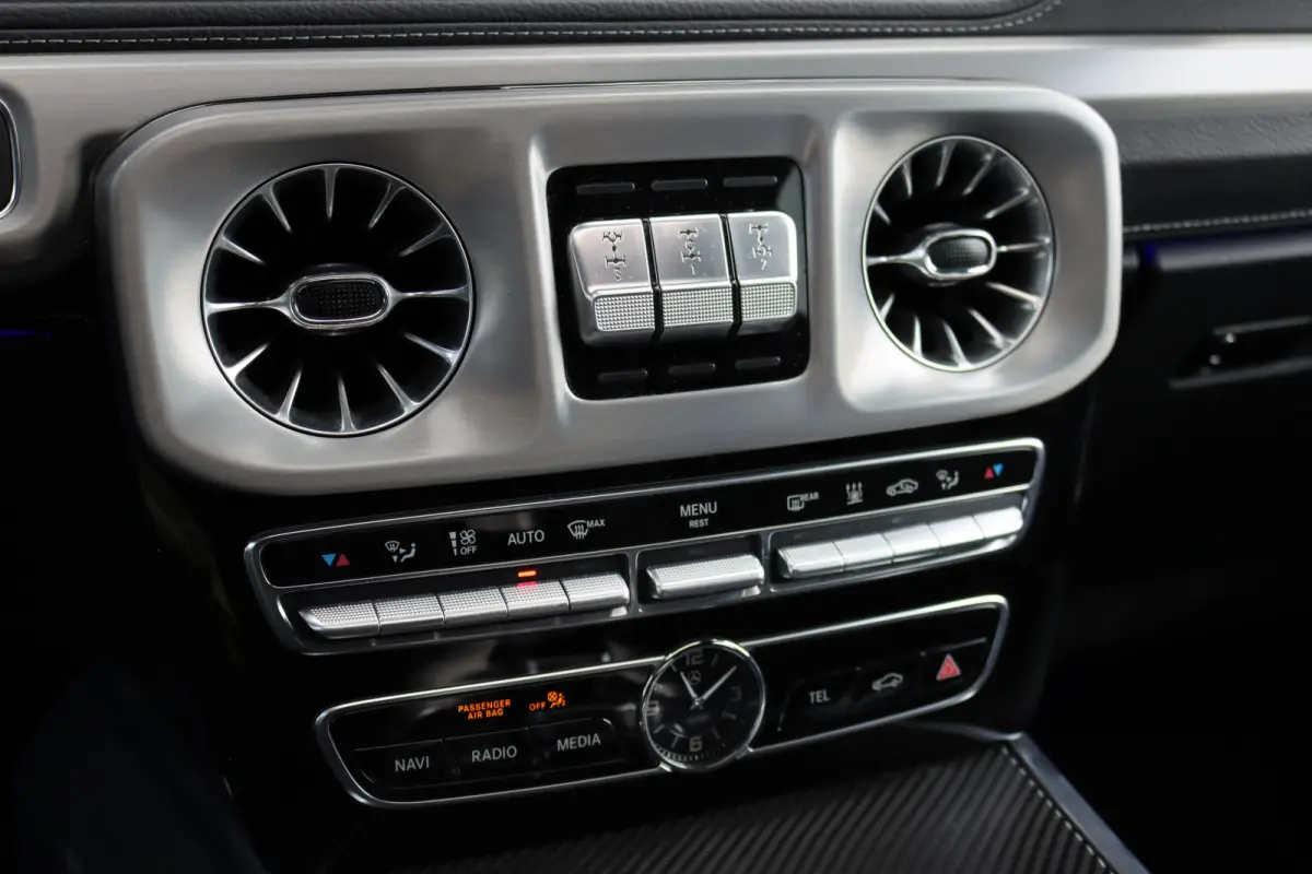500 V8 | Schuifdak | Distronic+ | Standkachel | Burmester | Massage | Leder Exclusief | Stoelventilatie | Trekhaak | Sfeerverlichting | Apple Carplay |