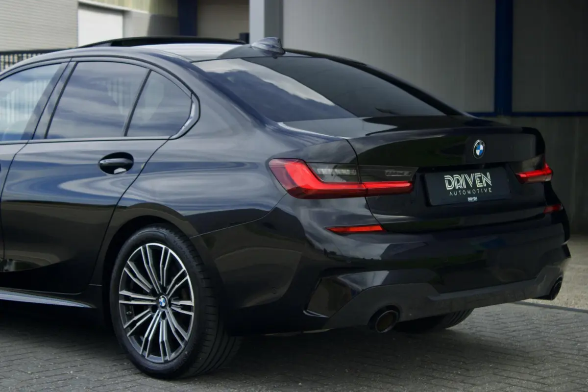 330i High Executive