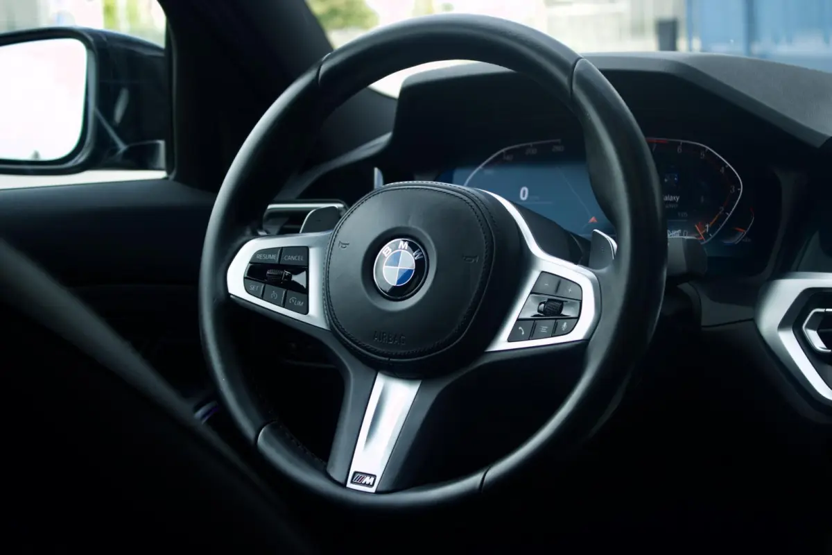 330i High Executive