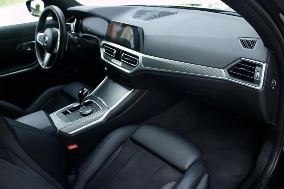 330i High Executive