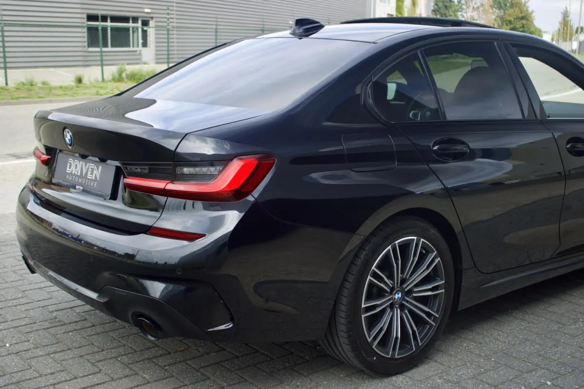 330i High Executive