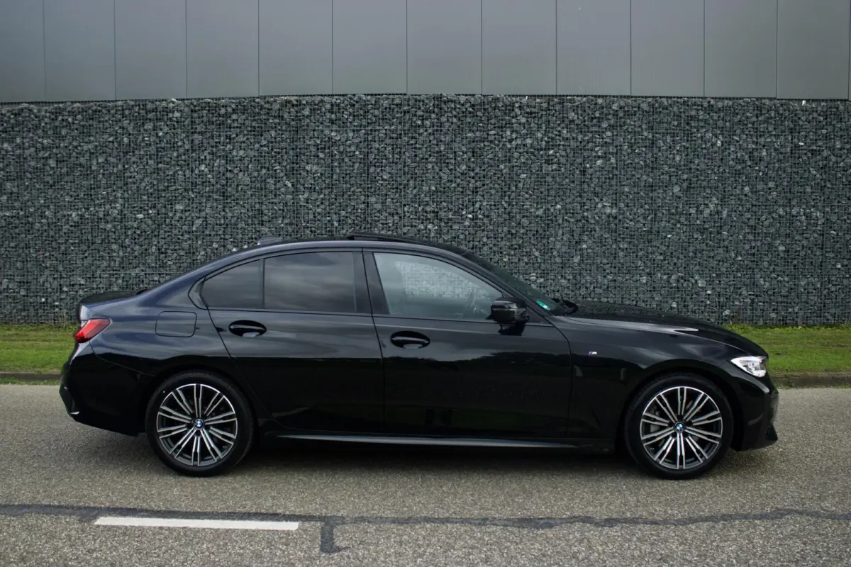 330i High Executive