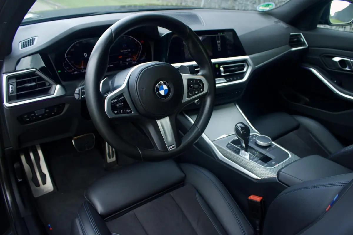 330i High Executive