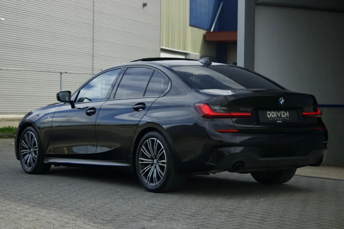 330i High Executive