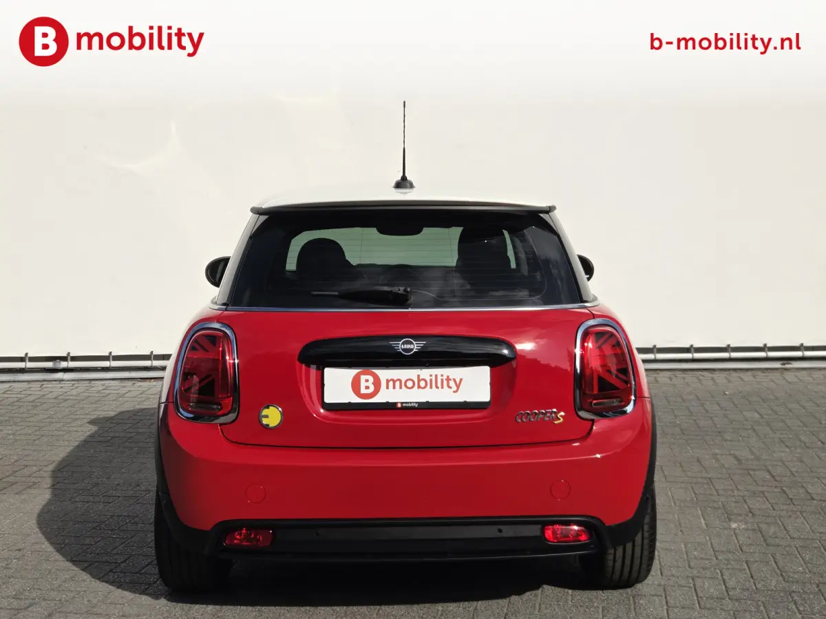 Camden Edition 33 kWh Warmtepomp SOH 99% Snelladen NL Auto! | Sportstoelen | Stoelverwarming | LED | Driving Assist. | DAB