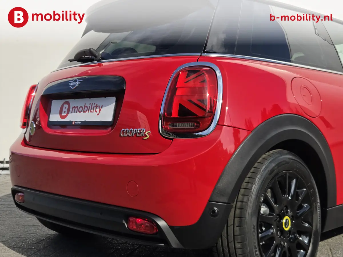 Camden Edition 33 kWh Warmtepomp SOH 99% Snelladen NL Auto! | Sportstoelen | Stoelverwarming | LED | Driving Assist. | DAB