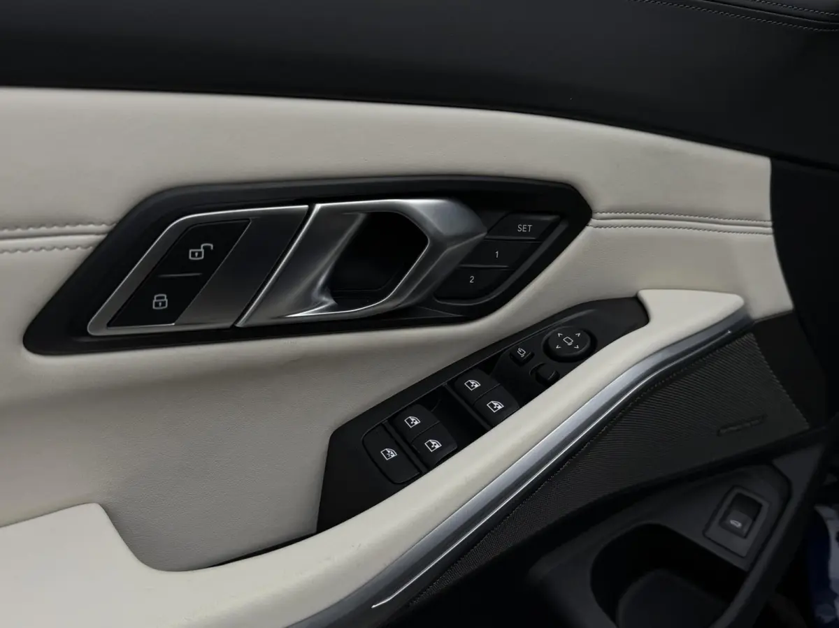 330i Introduction High Executive Edition | BMW Individual | Trekhaak | Adaptieve Cruise | H&K | 360' Camera |
