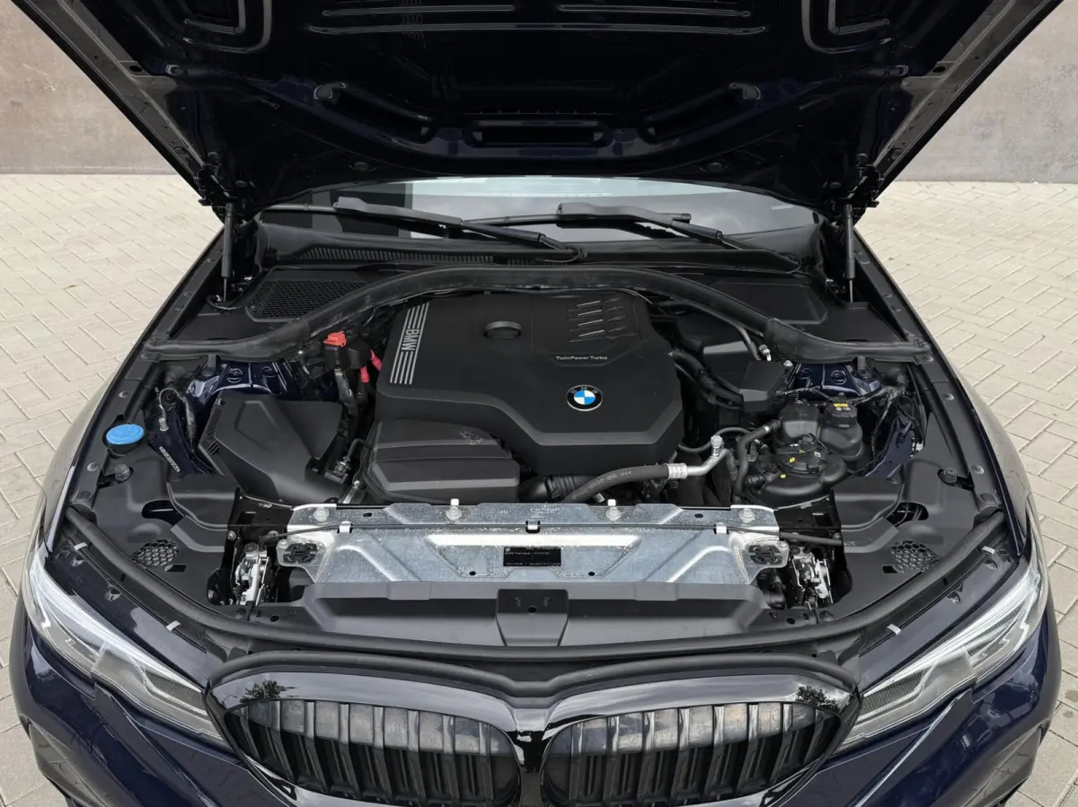 330i Introduction High Executive Edition | BMW Individual | Trekhaak | Adaptieve Cruise | H&K | 360' Camera |
