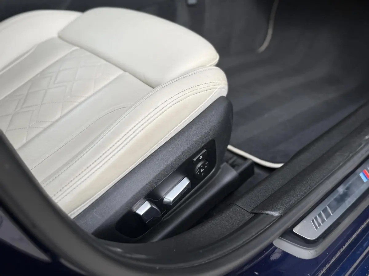 330i Introduction High Executive Edition | BMW Individual | Trekhaak | Adaptieve Cruise | H&K | 360' Camera |