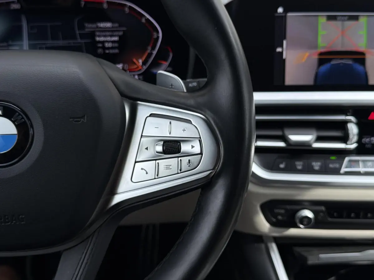 330i Introduction High Executive Edition | BMW Individual | Trekhaak | Adaptieve Cruise | H&K | 360' Camera |