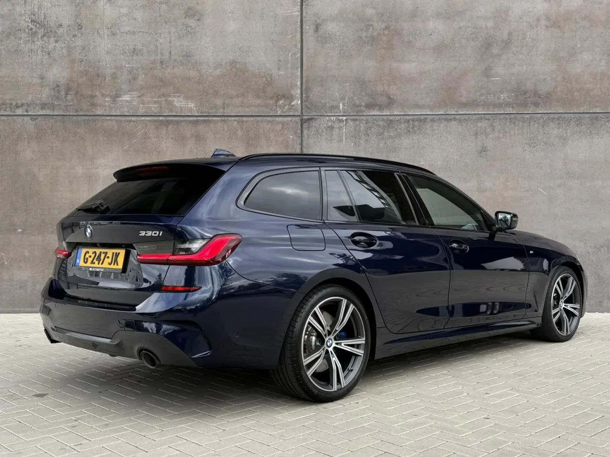 330i Introduction High Executive Edition | BMW Individual | Trekhaak | Adaptieve Cruise | H&K | 360' Camera |