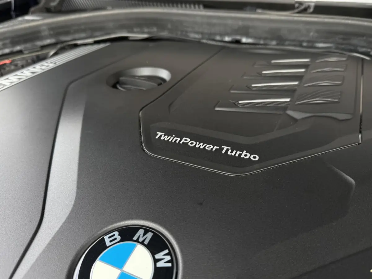 330i Introduction High Executive Edition | BMW Individual | Trekhaak | Adaptieve Cruise | H&K | 360' Camera |