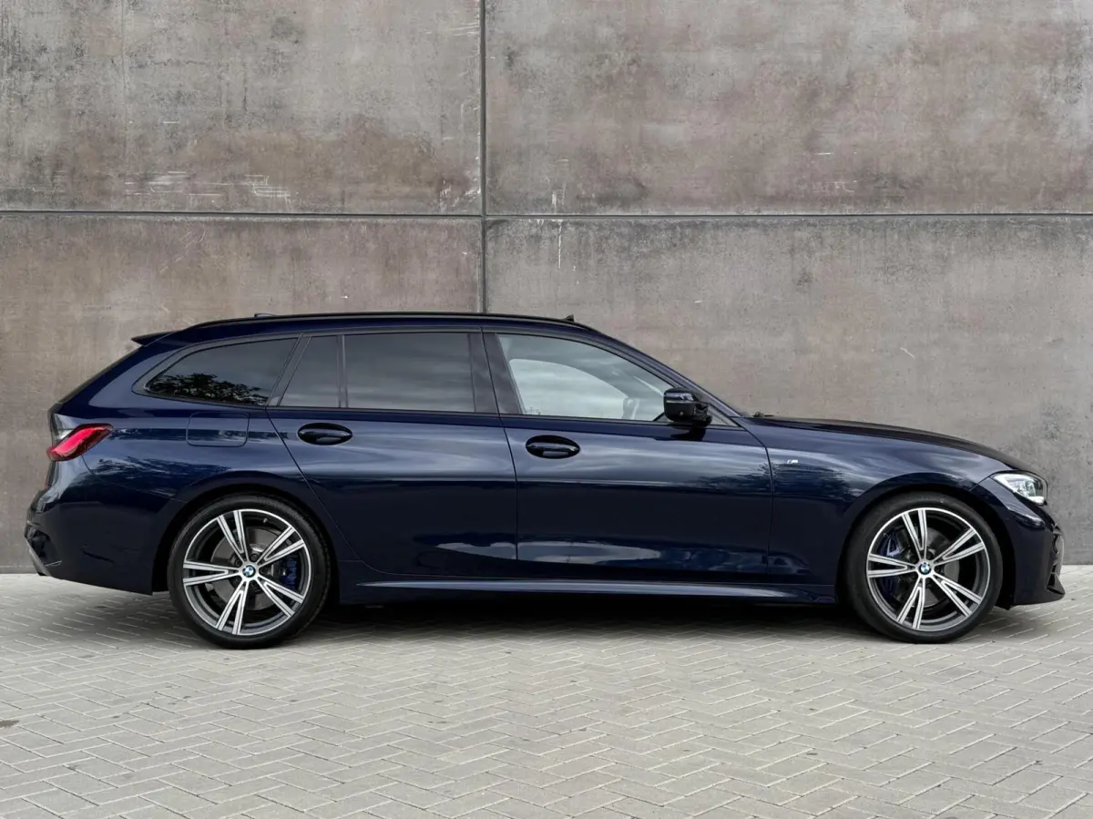 330i Introduction High Executive Edition | BMW Individual | Trekhaak | Adaptieve Cruise | H&K | 360' Camera |