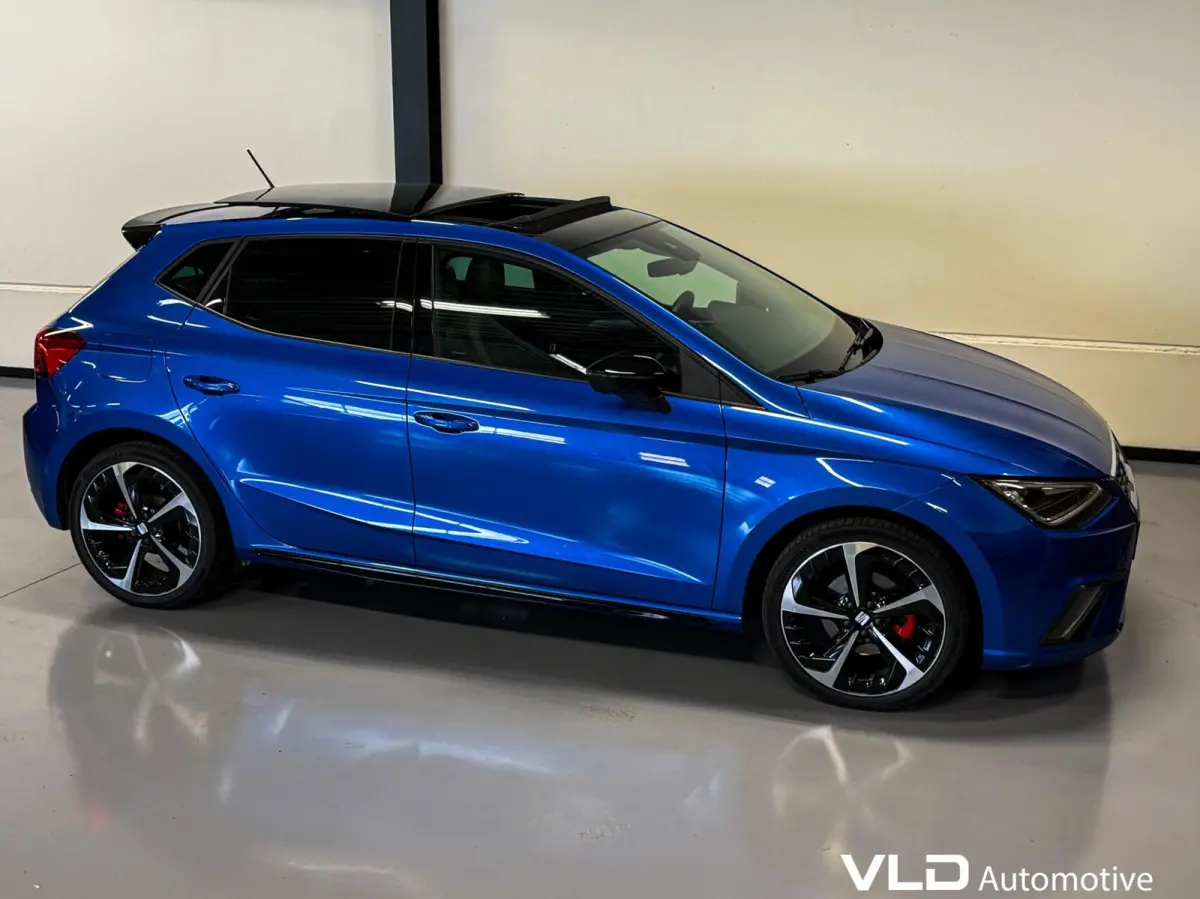 1.0 TSI FR LED PANO BEATS CAM CARPLAY ALCANTARA