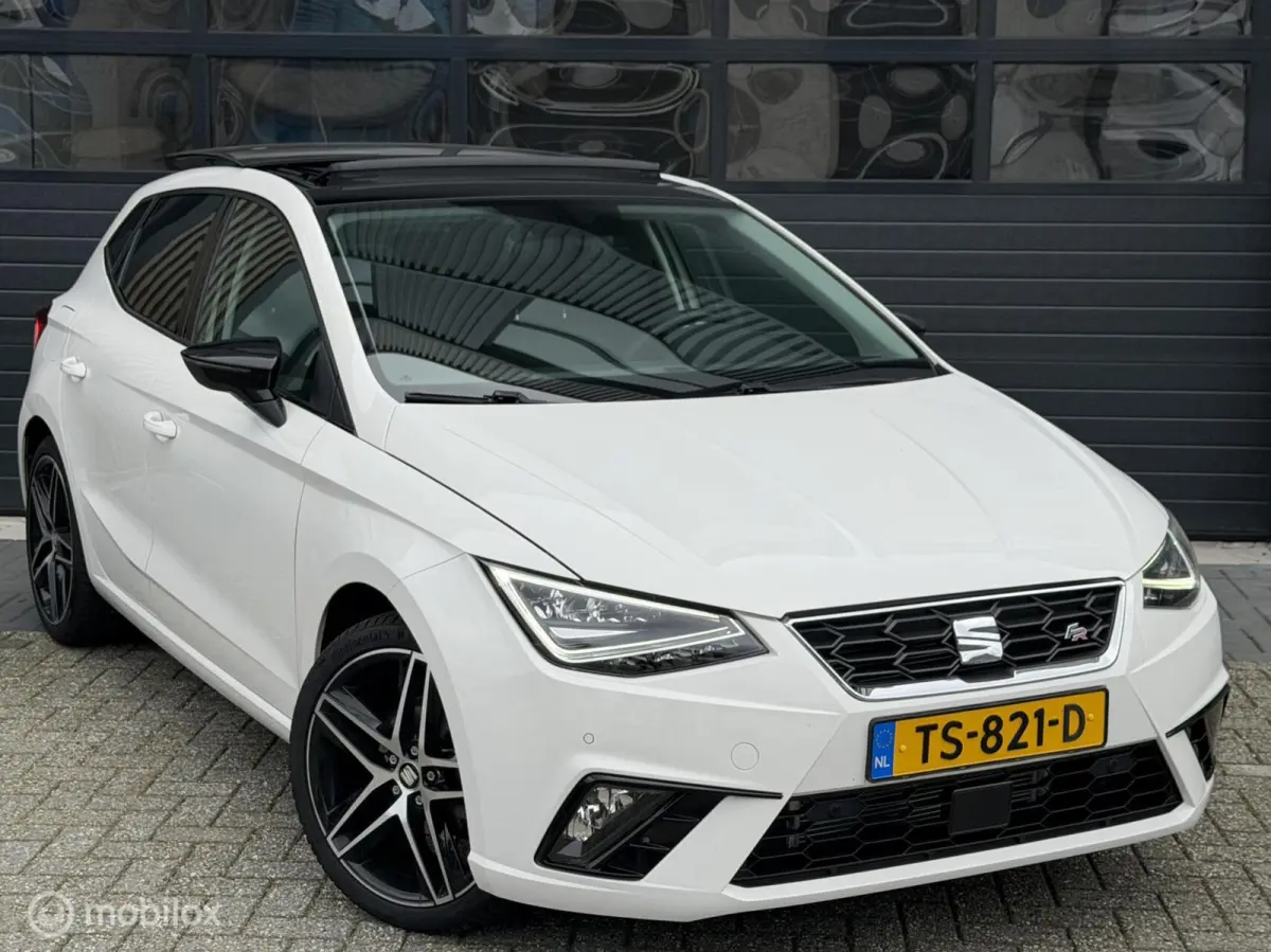 1.0 TSI FR Business Intense | LED | Pano | ACC