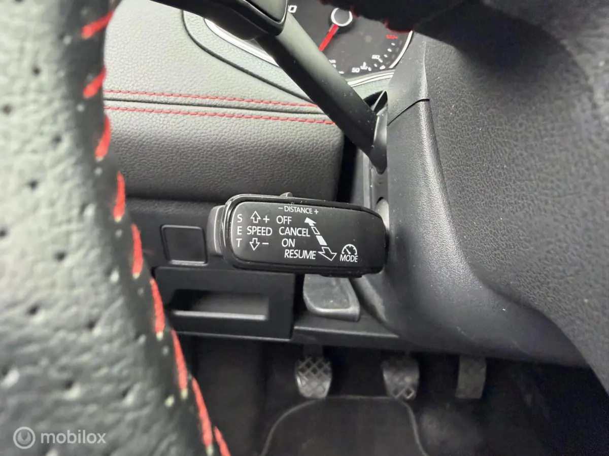1.0 TSI FR Business Intense | LED | Pano | ACC