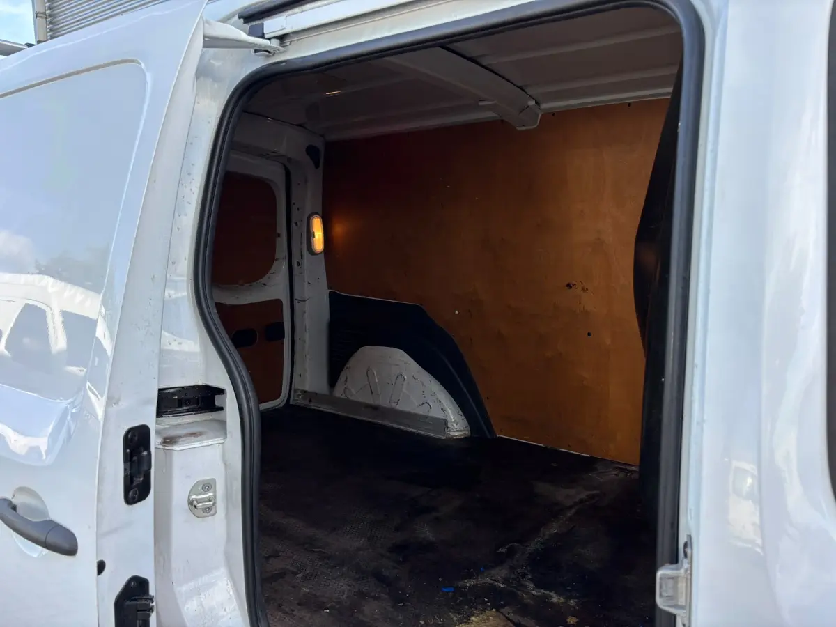 109 CDI Extra Lang | Trekhaak | Bluetooth | Cruise | Airco