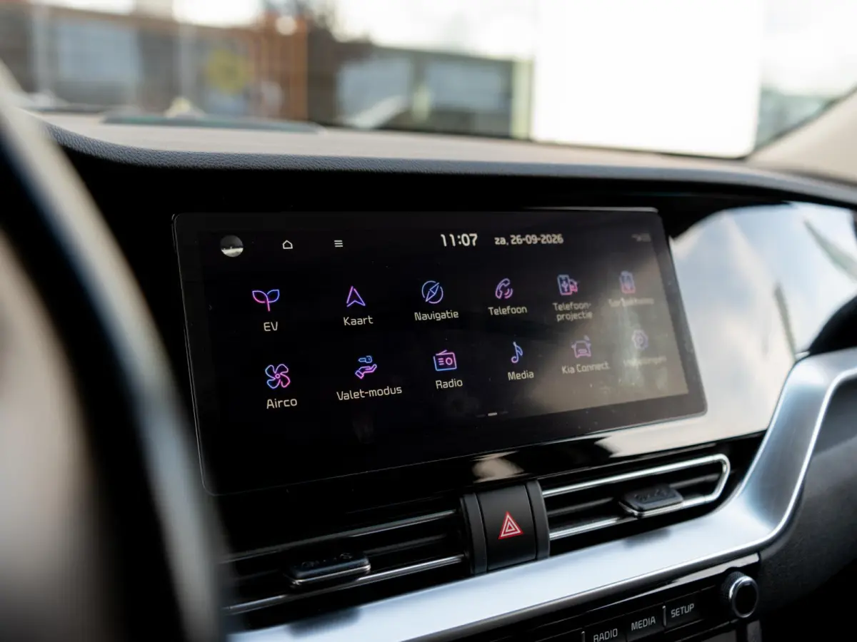 DynamicPlusLine 64 kWh SOH 97,2 % |Stoel en stuurverwarming | Schuif/-kanteldak | Achteruitrijcamera | Navigatie | Carplay | PDC voor & achter | Achteruitrijcamera