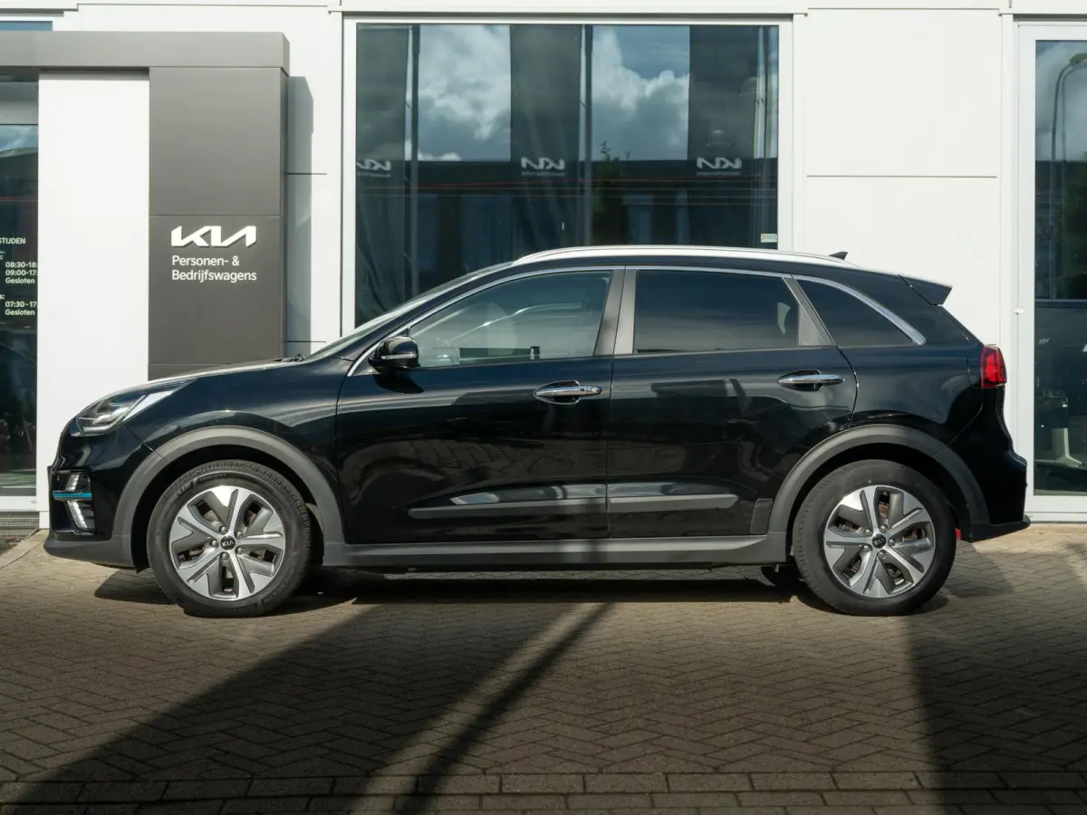 DynamicPlusLine 64 kWh SOH 97,2 % |Stoel en stuurverwarming | Schuif/-kanteldak | Achteruitrijcamera | Navigatie | Carplay | PDC voor & achter | Achteruitrijcamera