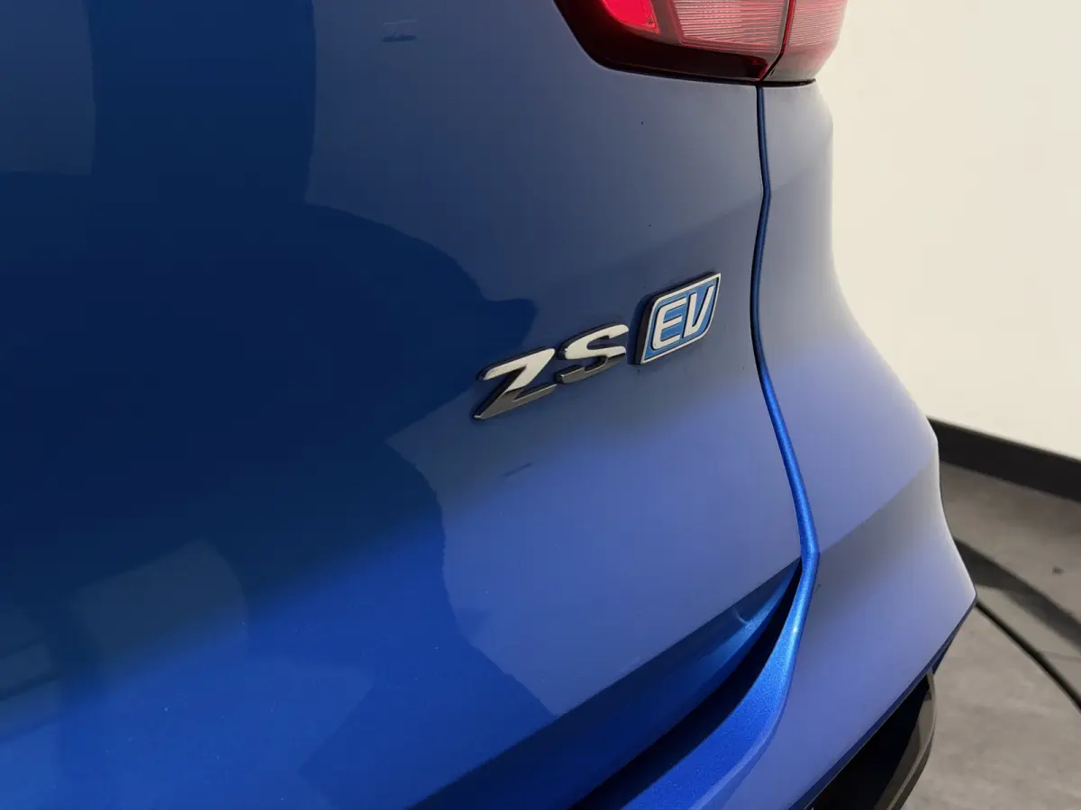 Standard Range Comfort 50 kWh | ACC | Keyless | Apple Carplay - Android Auto