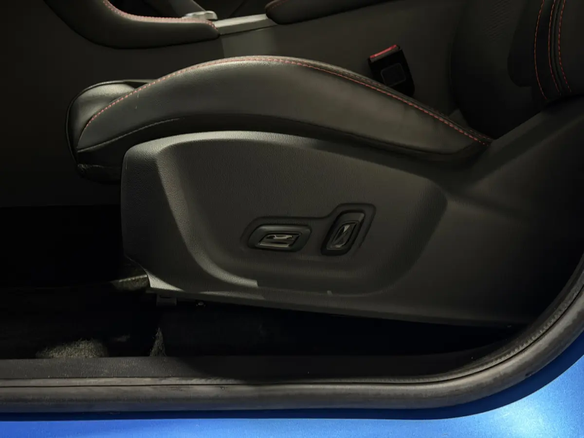 Standard Range Comfort 50 kWh | ACC | Keyless | Apple Carplay - Android Auto