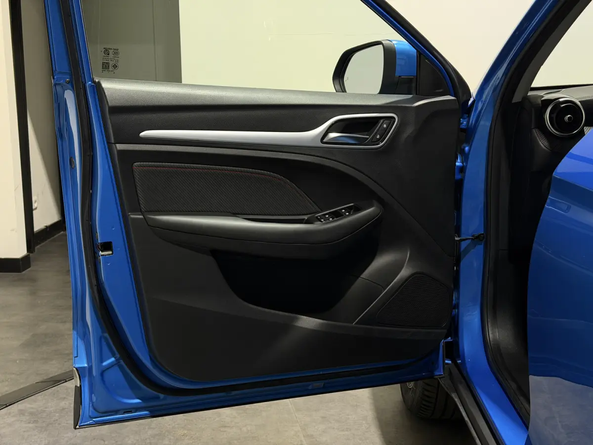 Standard Range Comfort 50 kWh | ACC | Keyless | Apple Carplay - Android Auto