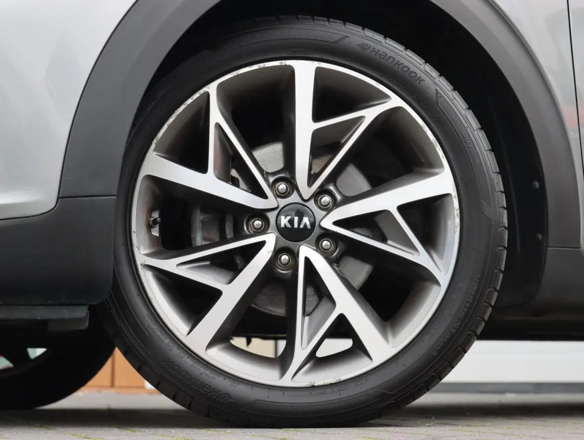 1.6 GDi 140PK Hybrid ExecutiveLine | 18inch |